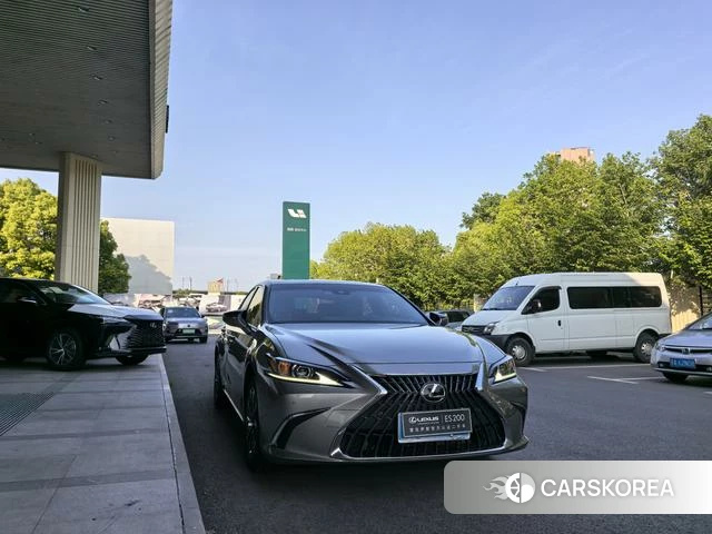 Lexus ES id 4335904 из Китая 9