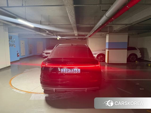 Audi e-Tron 2021 Черный из Кореи, фото 2