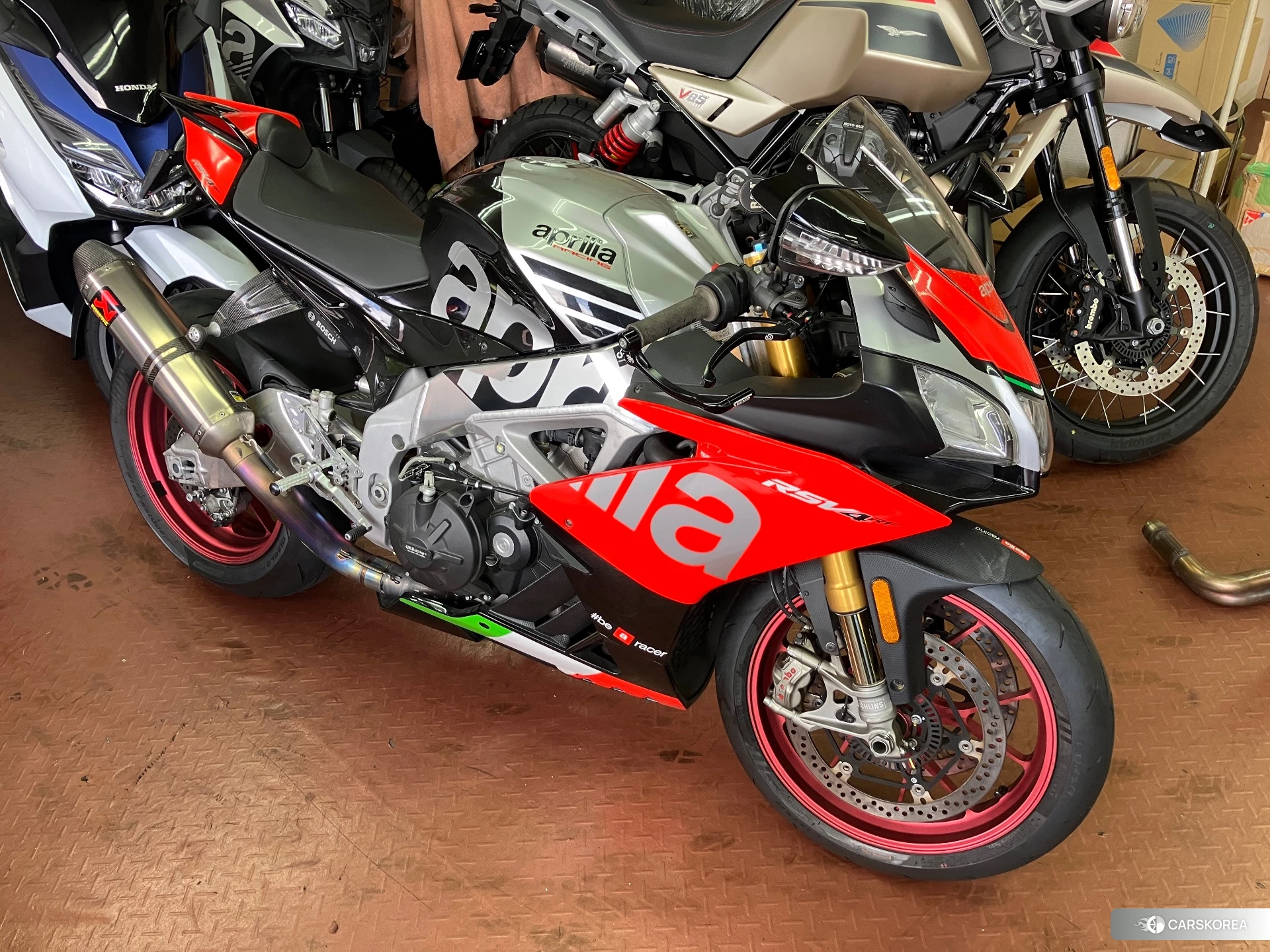 Проданный Aprilia RSV4 FACTORY 2018 из Японии, фото 2