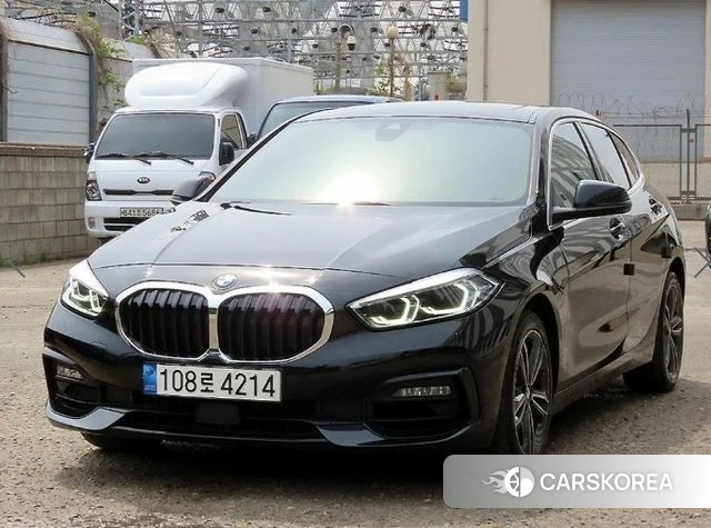 BMW 1 Series (F40) 2022 Черный из Кореи, фото 2