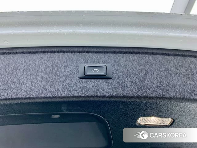 Audi Q5L id 4273582 из Китая 12