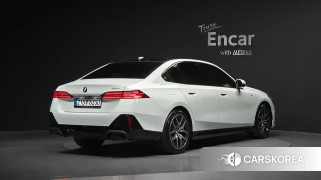 BMW 5 Series (G60) id 3544283 из Кореи 12