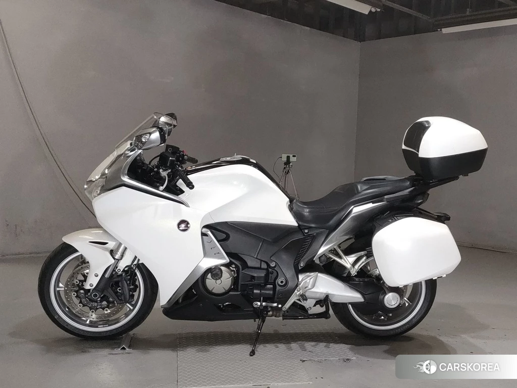 Проданный Honda VFR1200F 2011 из Японии