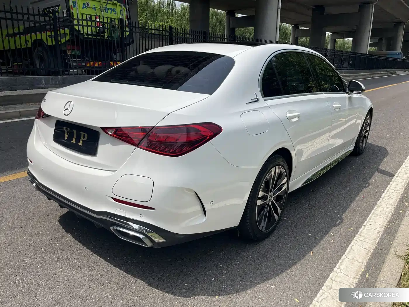 Mercedes-Benz C-class new energy 2023 Белый из Китая, фото 3