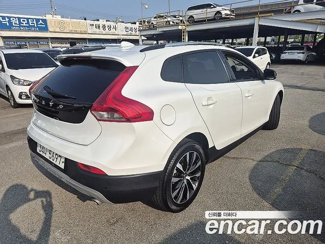 Volvo V40 Cross-Country 2019 Белый из Кореи, фото 6
