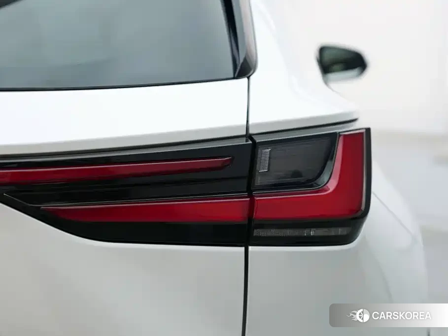 Lexus NX id 4628084 из Китая 9