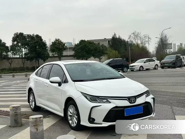 Toyota Corolla 2023 Белый из Китая, фото 2