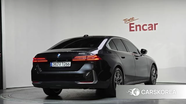 BMW 5 Series (G60) id 4177583 из Кореи 12