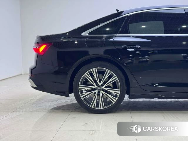 Audi A6L id 4215133 из Китая 9