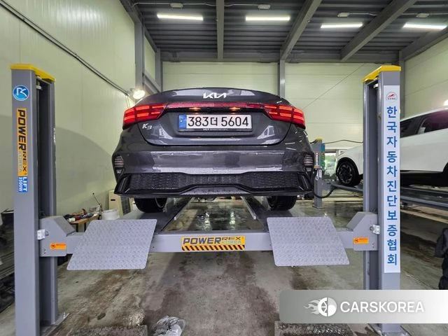 Kia The New K3 2nd generation 2024 Серый из Кореи, фото 2