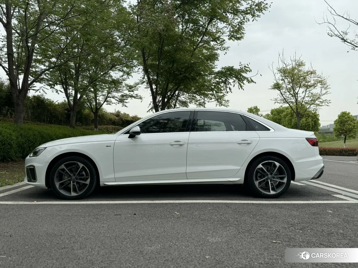 Audi A4L id 4512361 из Китая 11