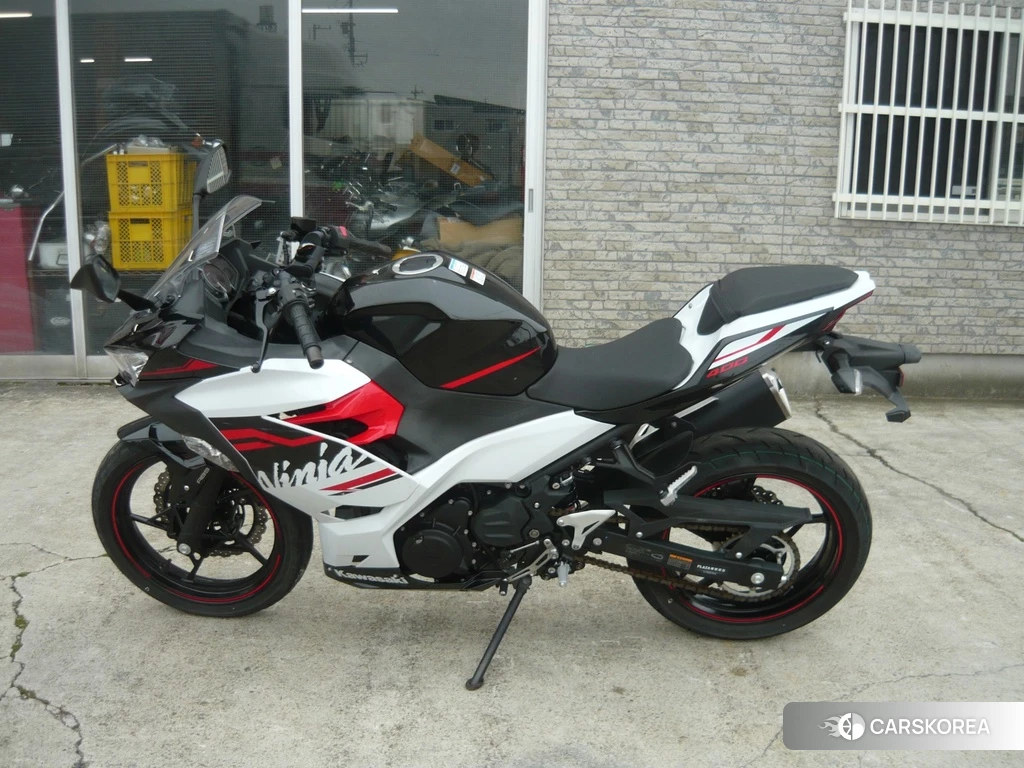 Проданный Kawasaki Ninja 400-2 2020 из Японии