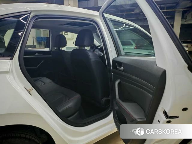 Volkswagen Lavida 2024 Белый из Китая, фото 4