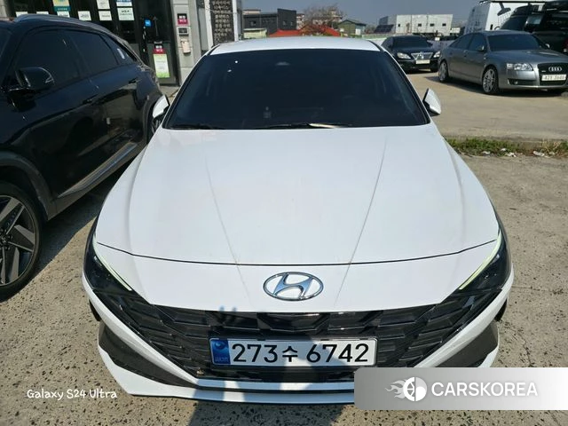 Hyundai Avante Hybrid (CN7) 2022 Белый из Кореи, фото 2