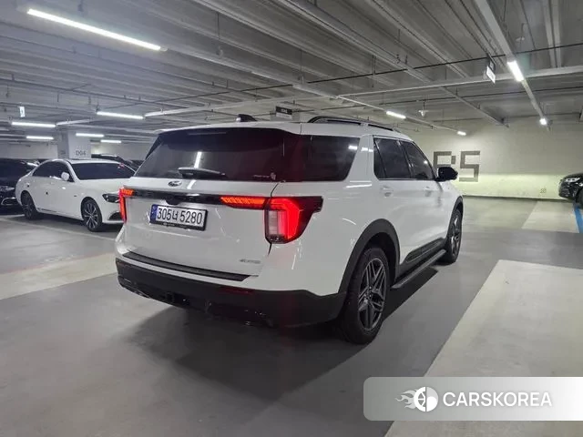 Ford Explorer 6th Generation 2024 Белый из Кореи, фото 6