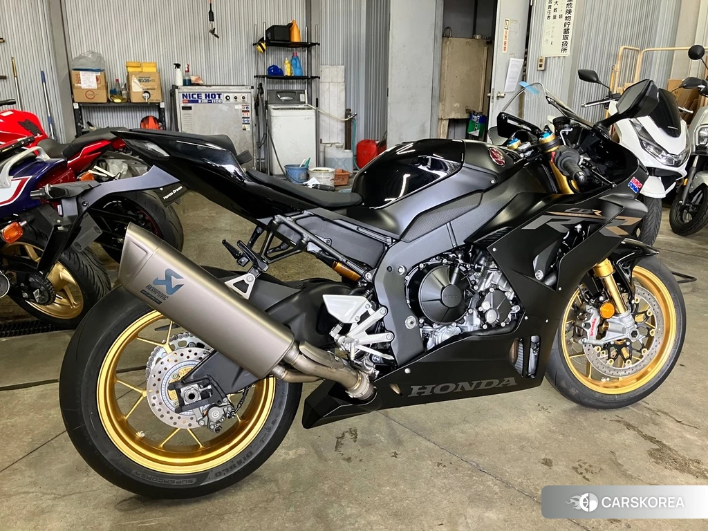 Проданный Honda CBR1000RR-R FIREBLADE SP 2024 из Японии