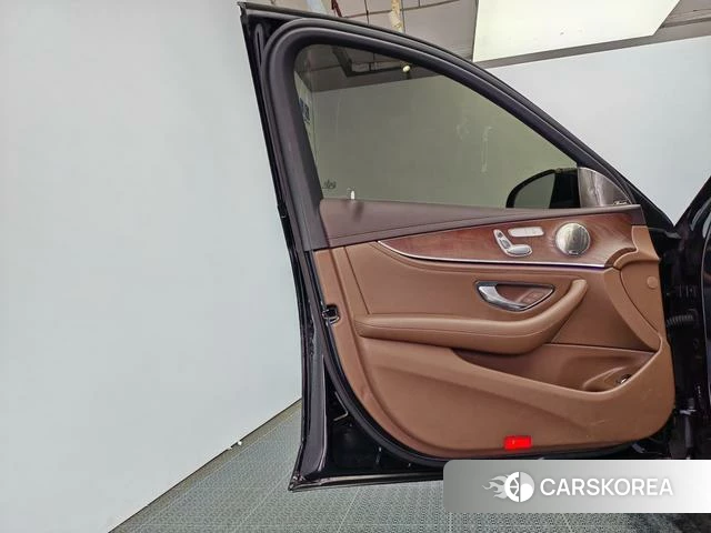 Mercedes-Benz E-class id 4392383 из Китая 12