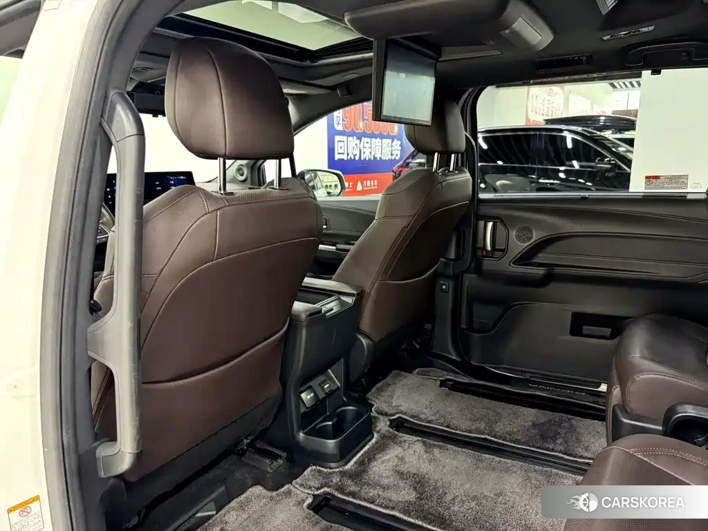 Toyota Sienna id 4583797 из Китая 12