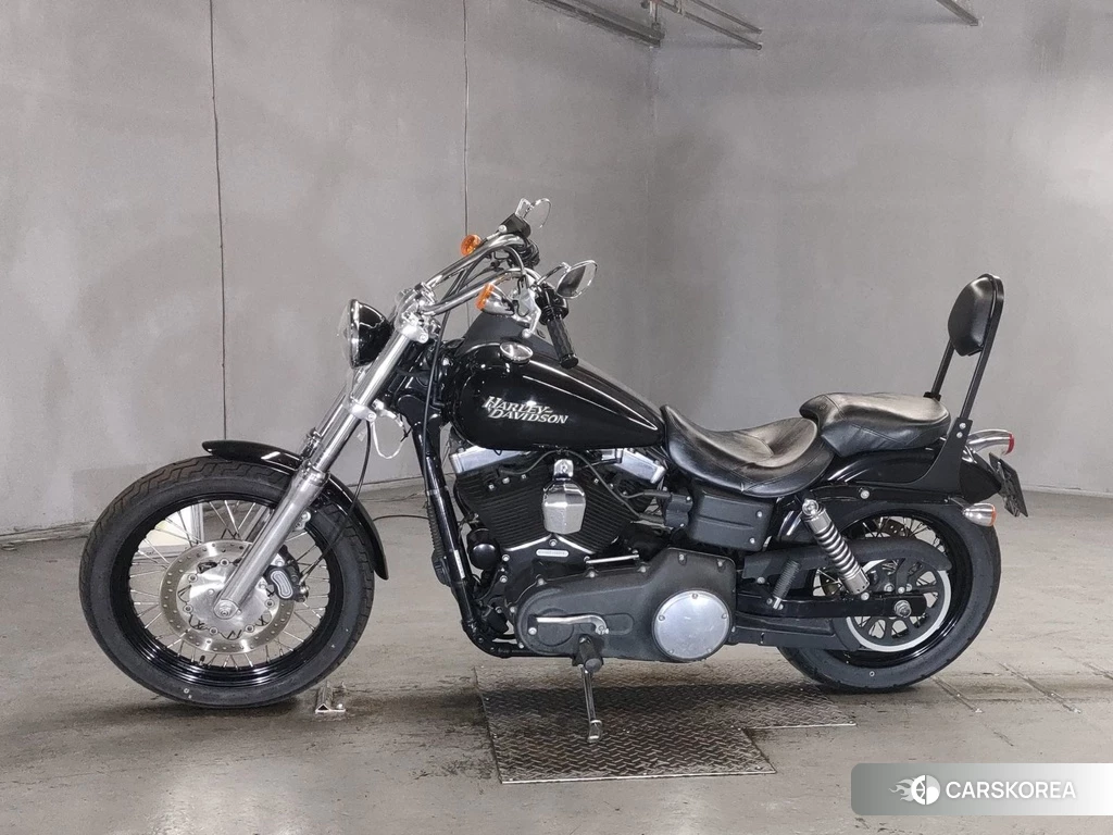 Проданный Harley-Davidson Dyna Street Bob FXDB1580 2011 из Японии, фото 2
