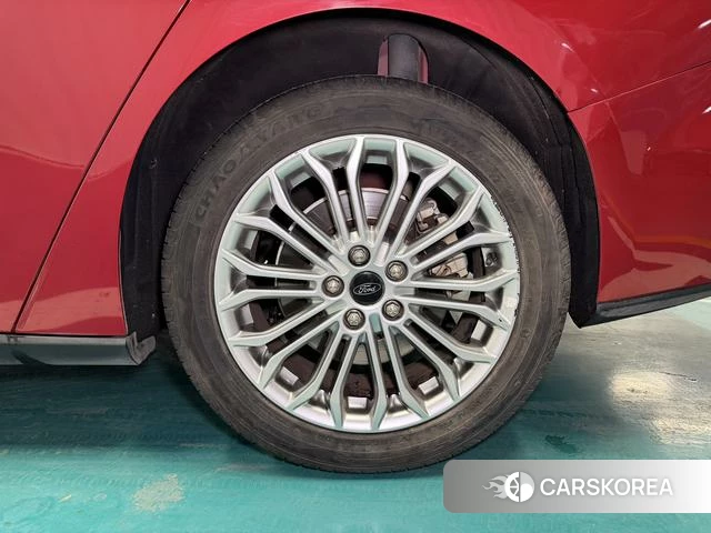 Ford Fox id 3890072 из Китая 12