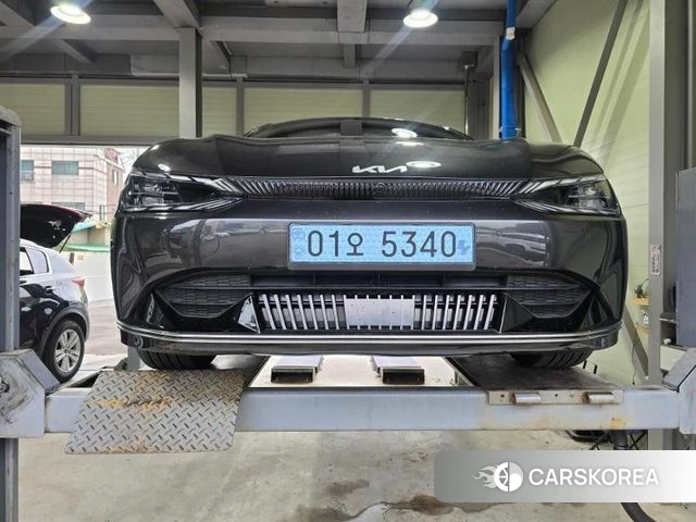 Kia EV6 2022 Серый из Кореи, фото 2