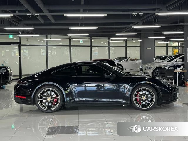 Porsche 911(992) id 4203295 из Кореи 7