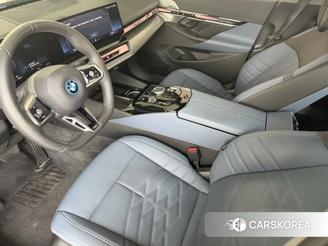 BMW i5 2025 Черный из Китая, фото 5