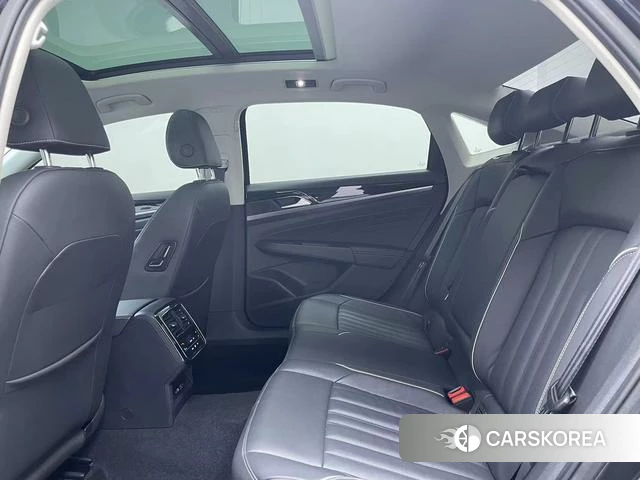 Volkswagen Passat 2023 Черный из Китая, фото 2