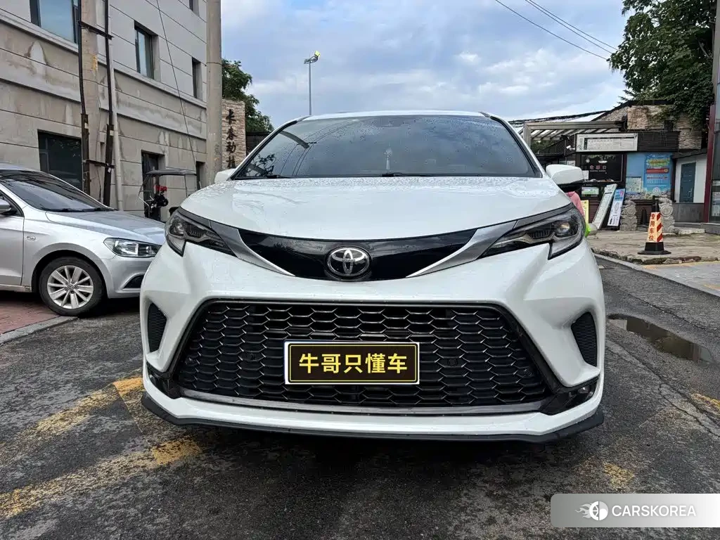 Toyota Granvia 2024 Белый из Китая, фото 4