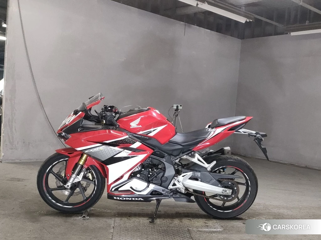 Проданный Honda CBR250RR 2017 из Японии