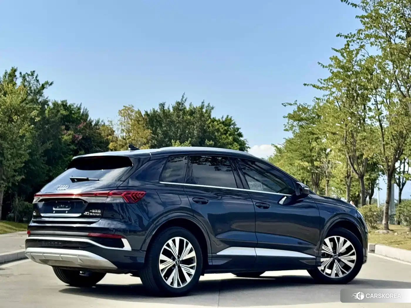 Audi Q4 2023 Черный из Китая, фото 2