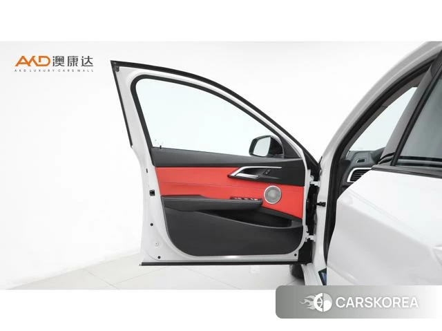 BMW 1 series 2023 Белый из Китая, фото 2