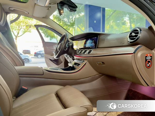 Mercedes-Benz E-class id 4255973 из Китая 8