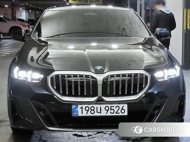 BMW 5 Series (G60) 2025 Серый из Кореи, фото 2