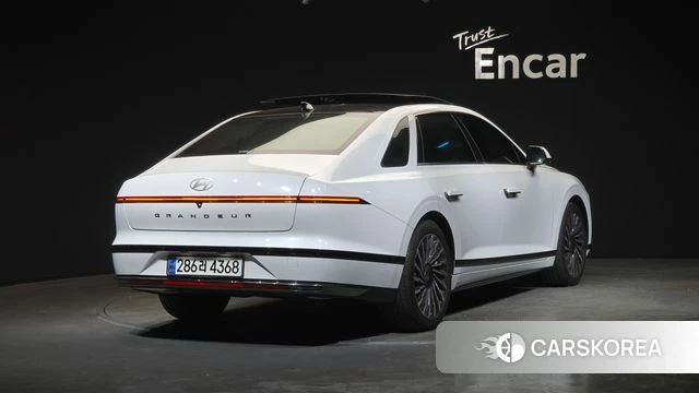 Hyundai Grandeur (GN7) id 3811481 из Кореи 12