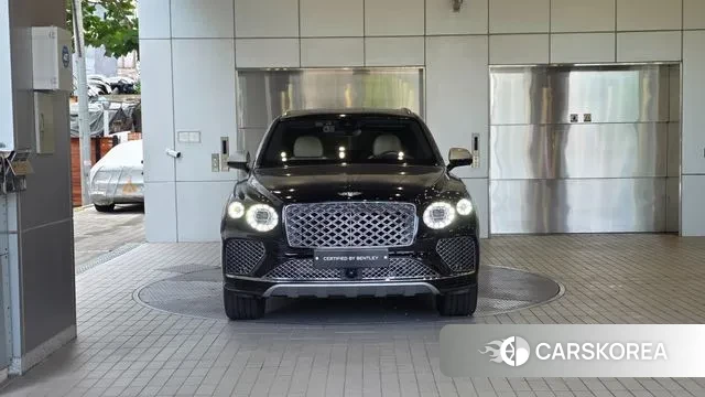 Bentley Bentayga 2024 Черный из Кореи, фото 2