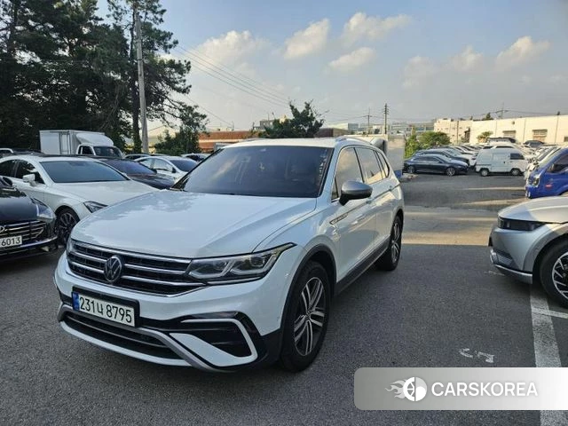 Volkswagen Tiguan Allspace 2023 Белый из Кореи, фото 2