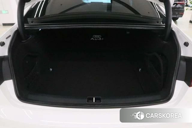 Audi A4L id 4341609 из Китая 7