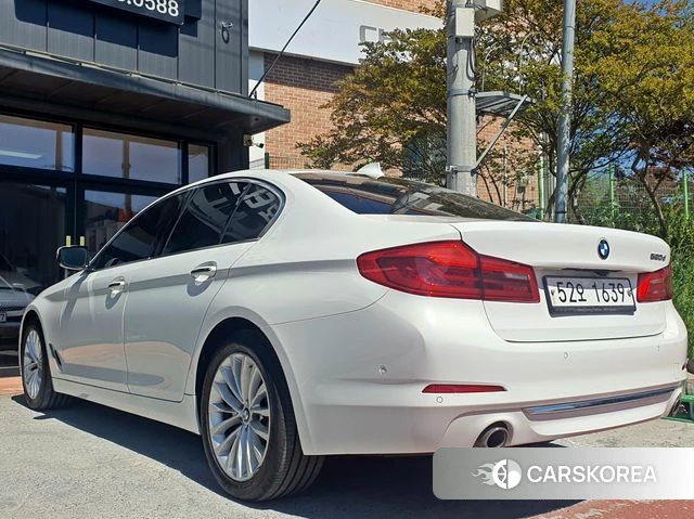 BMW 5 Series (G30) 2018 Белый из Кореи, фото 4