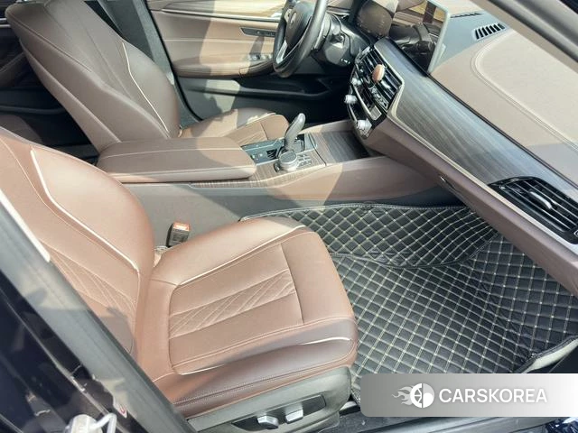 BMW 5 series 2021 Черный из Китая, фото 6