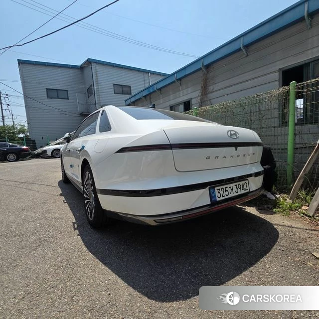 Hyundai Grandeur Hybrid (GN7) 2023 Белый из Кореи, фото 2