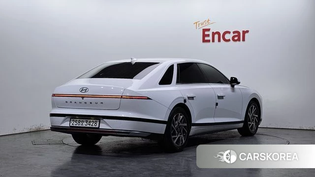 Hyundai Grandeur (GN7) id 4280849 из Кореи 12