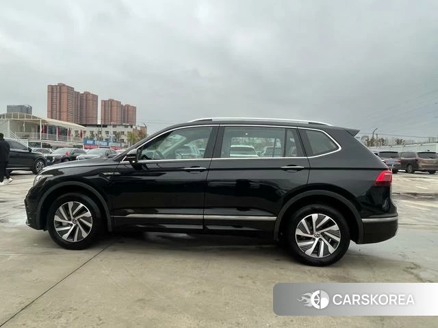 Volkswagen Tiguan L PHEV id 4210604 из Китая 8