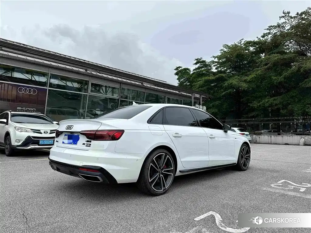 Audi A4L 2024 Белый из Китая, фото 2
