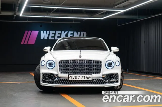 Bentley Flying Spur 3rd Generation 2022 Белый из Кореи, фото 4