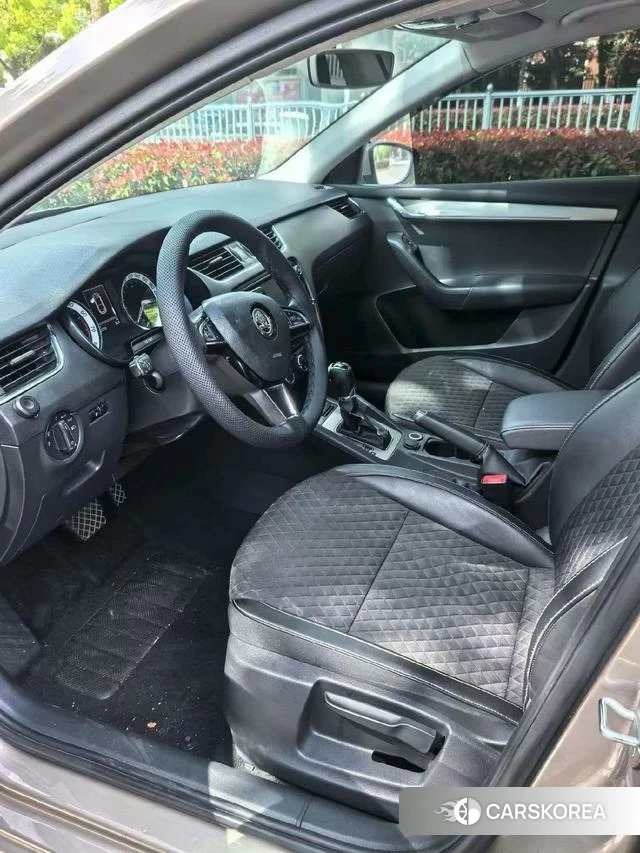 Skoda Octavia 2018 Шампань из Китая, фото 2