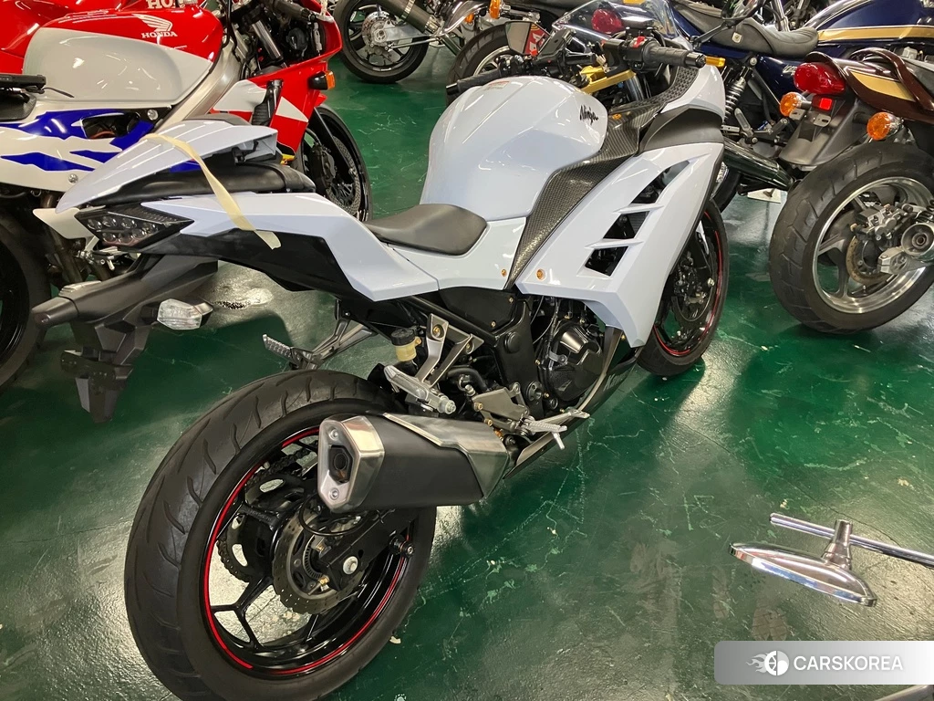 Проданный Kawasaki NINJA 250 2013 из Японии