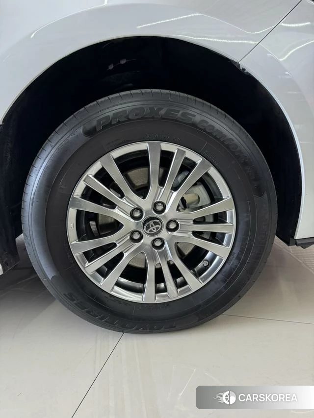 Toyota Saina id 4207659 из Китая 7