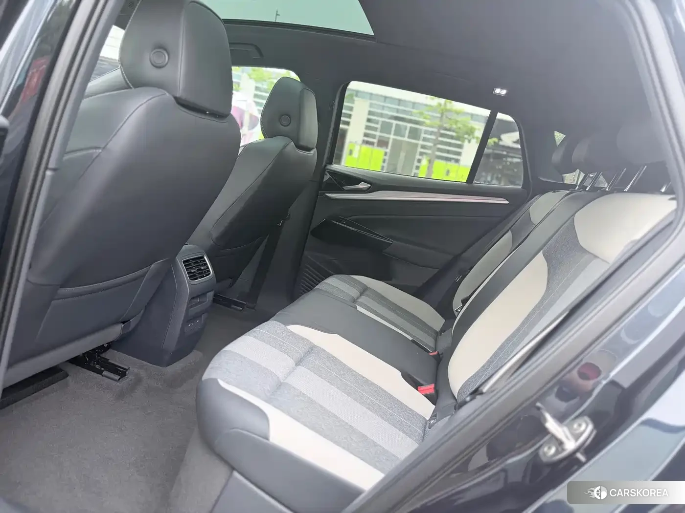 Volkswagen ID.4 CROZZ 2024 Silver/gray из Китая, фото 5