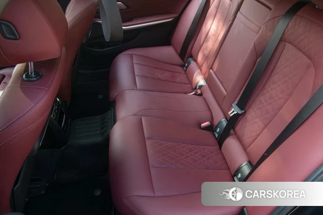 BMW 3 series 2022 Черный из Китая, фото 2
